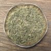 Gunpowder är små rullade mörkgröna blad som påminner om gammaldags krut, därav namnet. Något örtig i smaken.