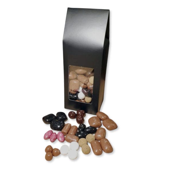 Lyxig isländsk lakrits och choklad i 10 sorter. En presentförpackning fylld med söta och salta favoriter – tillverkad på Island med energi från heta källor.