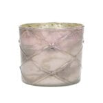 Ljuslykta i rosa glas med diskret rutmönster och antik finish. Sprider ett mjukt, varmt sken och passar lika fint ensam som i grupp. Diameter 9 cm, höjd 8 cm.