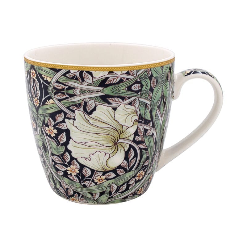 Stor porslinsmugg med mönster av William Morris. Muggen rymmer ca 4 dl och tål mikro och maskindisk.