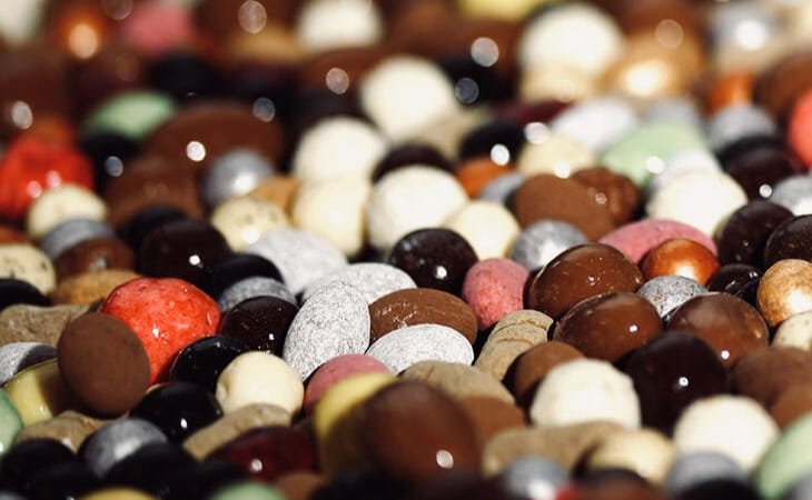 Choklad med nötter och frukt