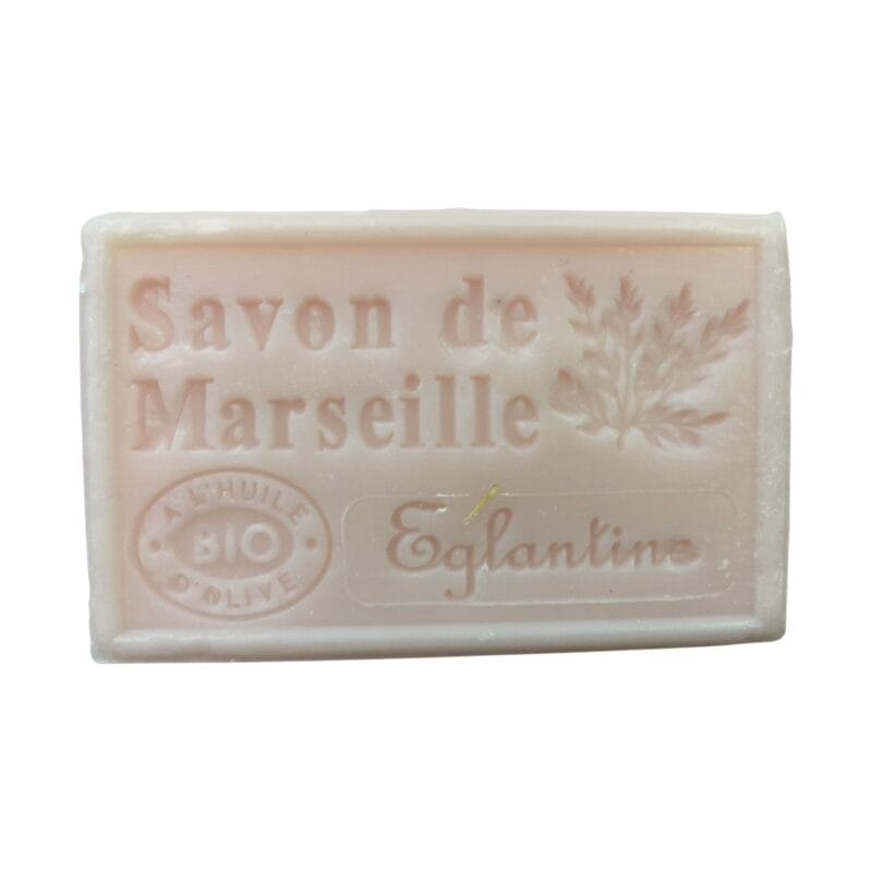 Fransk tvål 125 g doftsatt med vildros från Grasse – vardagslyx och välbefinnande. Mild och vårdande med vegetabiliska oljor. Levereras i fin presentask.