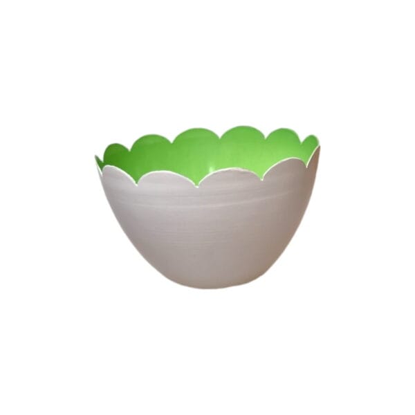 Skål i målad metall H 7 cm