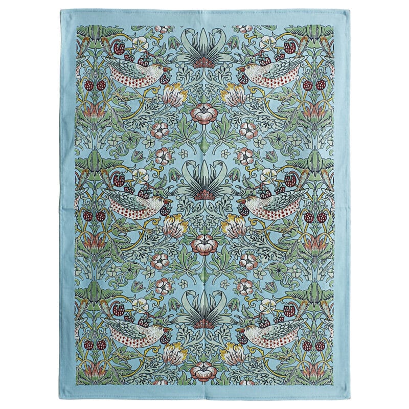 En kökshandduk med vackert mönster av William Morris. En prydnad i köket, matcha gärna med grytvante i samma mönster. Material: 100% bomull.