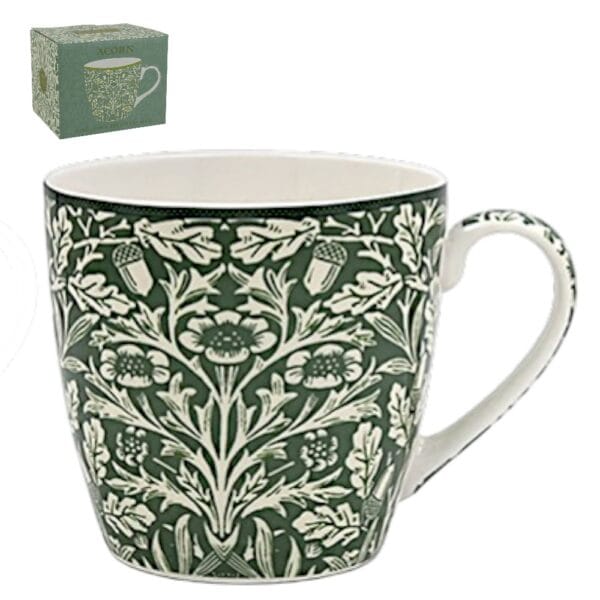 Stor härlig porslinsmugg med det vackra mönstret Acorn av William Morris. Muggen rymmer ca 4 dl och tål mikro och maskindisk.